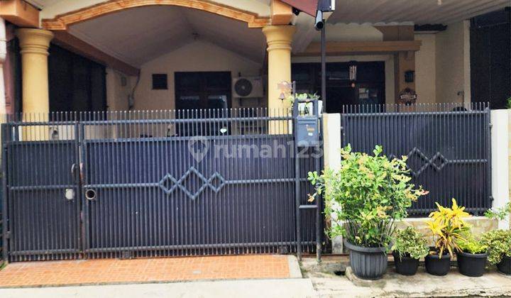 Rumah 1 Lantai 3 Kamar Hadap Timur di Taman Pabuaran 1