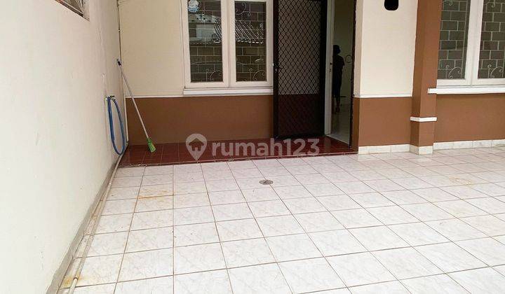 Rumah 1 lantai 2 kamar hadap tenggara di Sektor 6 1