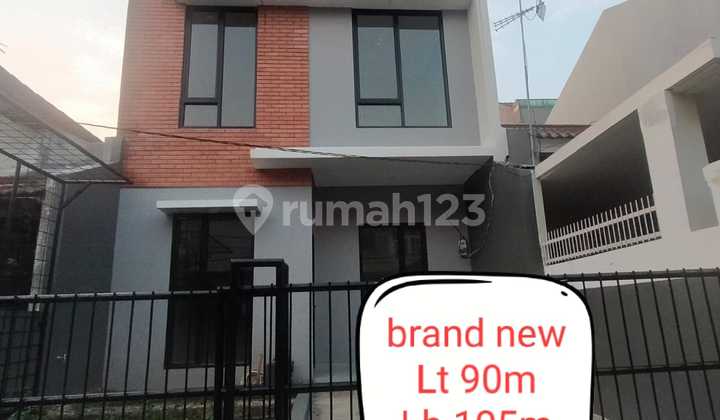 Rumah baru 2 lantai 3+1 kamar dekat kampus STAN di Sektor 5 1