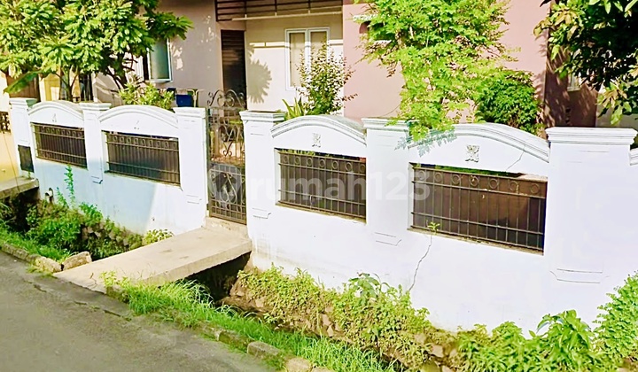 Rumah Hook 1 Lantai 2 Kamar Selatan dan Barat di Villa Melati Mas 2