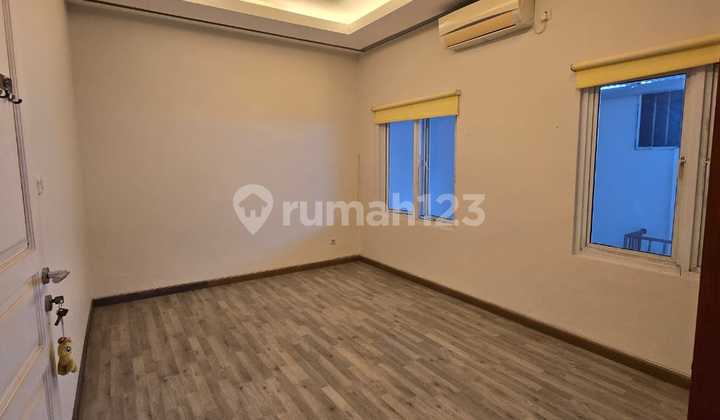 2-Storey House with 3+1 Bedrooms Facing West in Serenade Lake 2