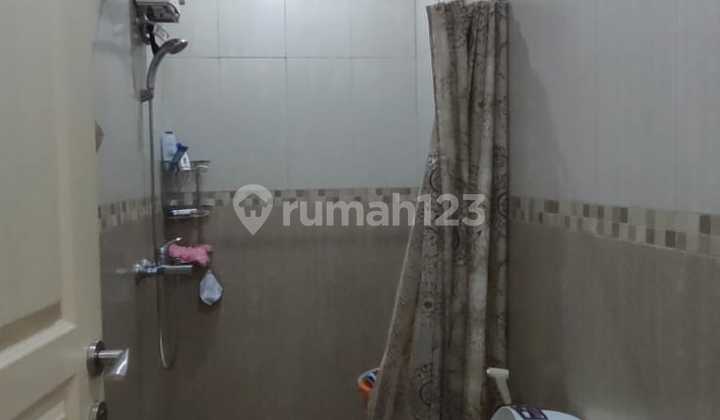 2-Story House with 3+1 Bedrooms on Jalan Boulevard Taman Permata 2