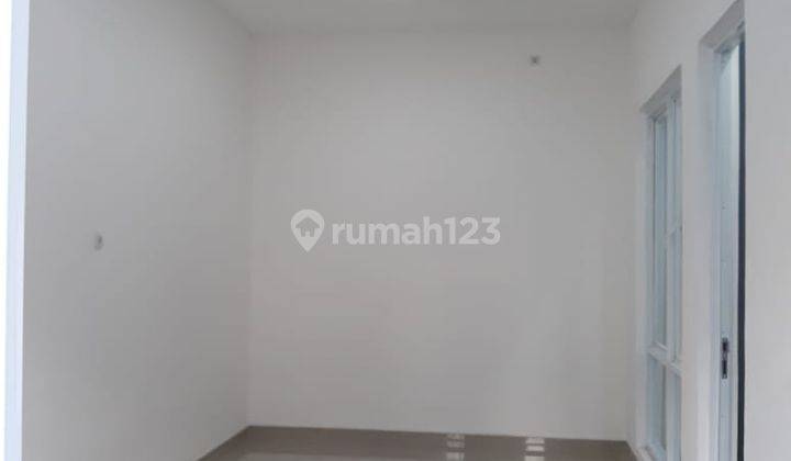 Rumah 2 Lantai 2 Kamar Hadap Barat di Graha Residence 2