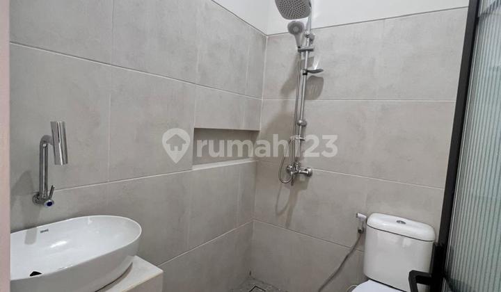 Rumah baru 2 lantai 3+1 kamar dekat kampus STAN di Sektor 5 2