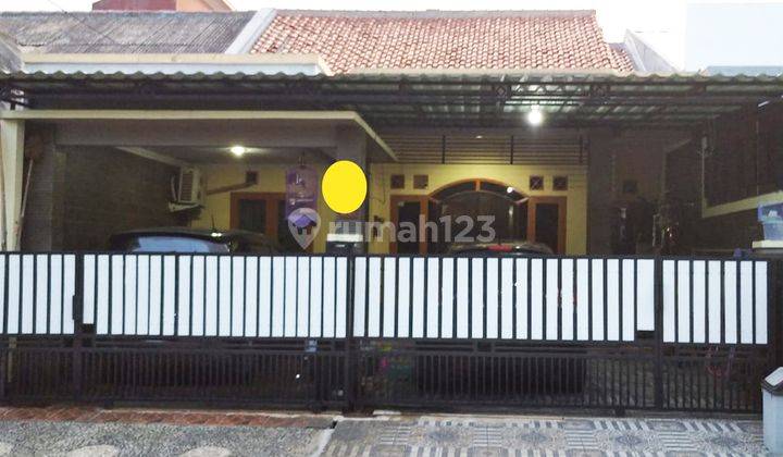 Rumah 1 Lantai 3+1 Kamar Hadap Utara di Taman Royal 1