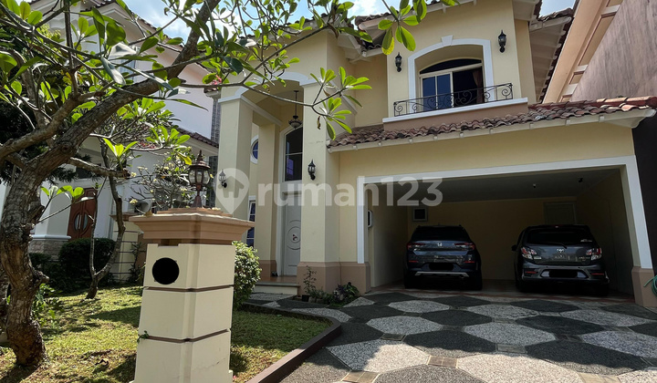 Rumah 2 lantai 3+1 kamar hadap selatan di Taman Beverly 1