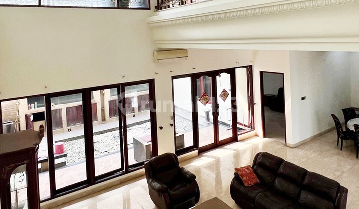 2-story house with 4+1 bedrooms facing southeast in Sapphire.