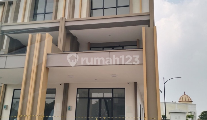 Ruko il Lago 2 gandeng 3 lantai hadap jalan raya dan barat Ruko il Lago 2 gandeng 3 lantai hadap jalan raya dan barat