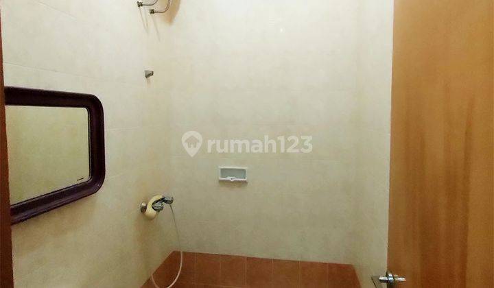 Rumah 2 Lantai 3+1 Kamar Full Furnished di Sevilla 2