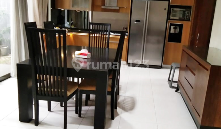 Rumah 2 lantai 4+1 kamar dekat The Breeze di Green Cove Rumah 2 lantai 4+1 kamar dekat The Breeze di Green Cove