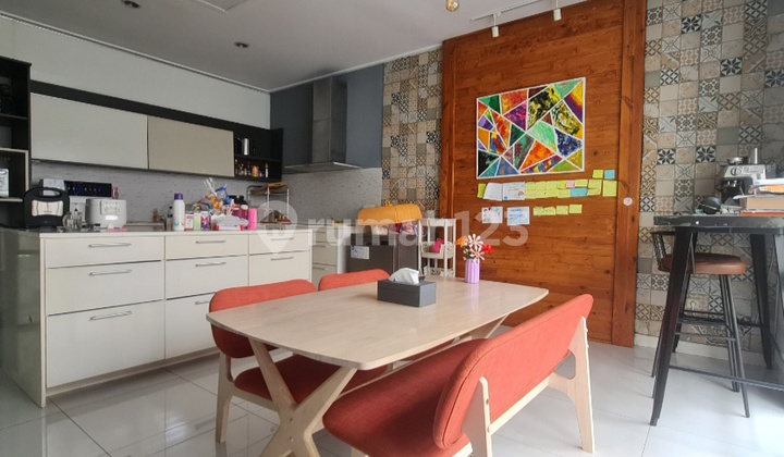 Two-story house with 5+1 north-facing bedrooms in Foresta