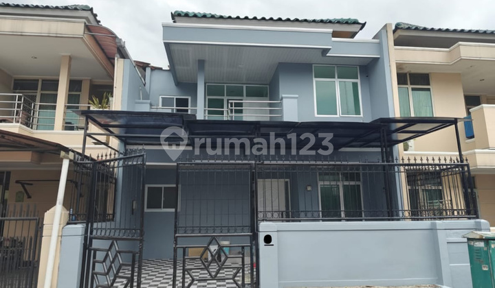 Rumah 2 lantai 3+1 kamar hadap selatan siap huni di Garcia