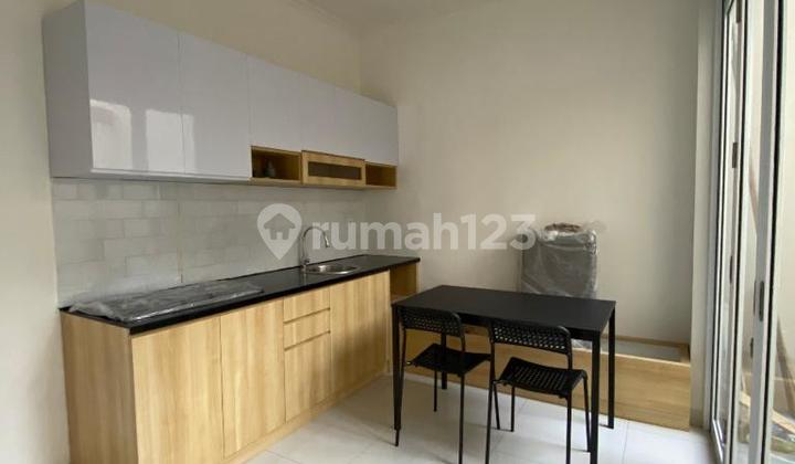 Rumah 2 lantai 2+1 kamar hadap utara di Atlanta Village 2