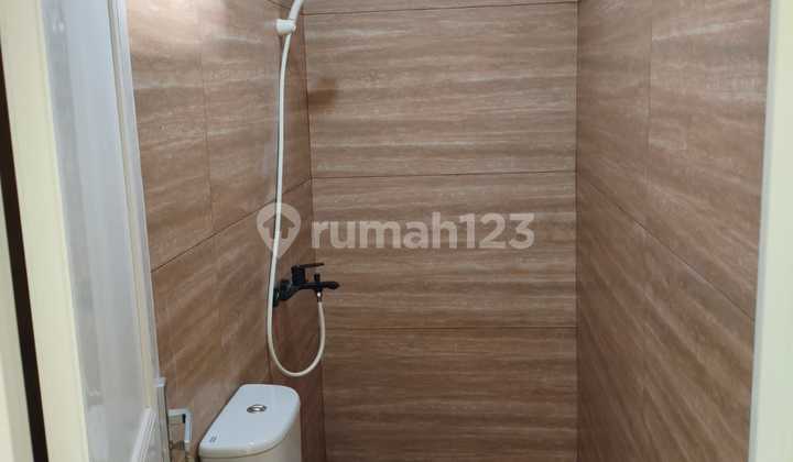 2-story house with 4 bedrooms facing northwest in Delatinos