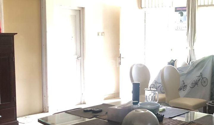 Rumah hook 1,5 lantai 4+2 kamar hadap selatan di Sektor 1B 2