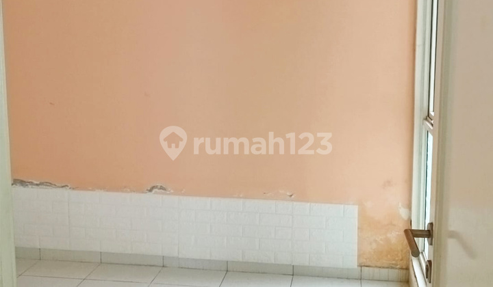 1-Story House with 2 Bedrooms Facing North Near Toll Road in Suvarna Sutera 2