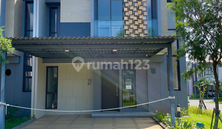 Rumah Hook 2 Lantai 4+1 Kamar Selatan dan Timur di Mozia