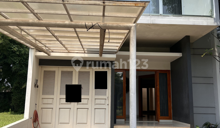 Rumah 2 lantai 4+1 kamar hadap utara di Sutera Onyx