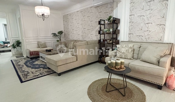 Rumah siap huni 2 lantai 4+1 kamar hadap barat di Delatinos 2