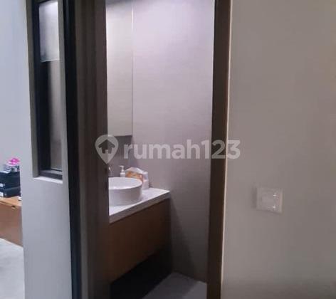 3-story house with 4+1 bedrooms near IPEKA, ready to occupy in Caelus. 2