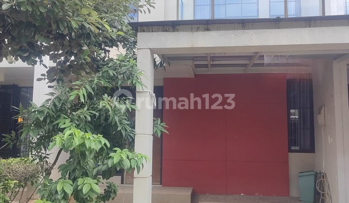 Rumah 2 Lantai 2+1 Kamar Dekat Tol di Green Village