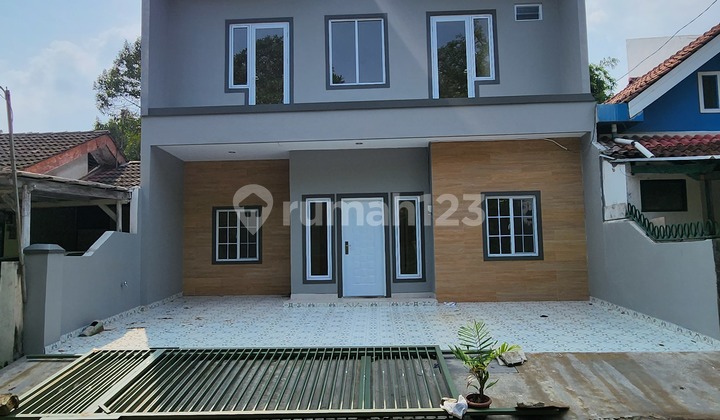 New 2-story 5+1 bedroom ready-to-occupy house in Griya Loka.
