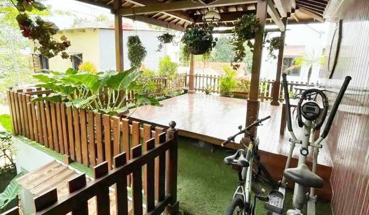 Rumah 2 Lantai 4 Kamar Hadap Timur Full Furnished di Bintaro 2