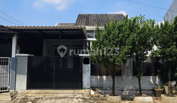 Rumah 1 lantai 3 kamar hadap selatan di Griya Loka