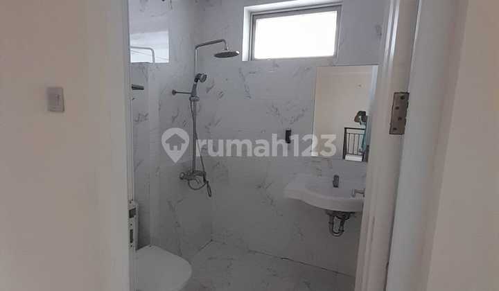 Two-story hook house with 3+1 rooms facing west and east in Foresta. 2