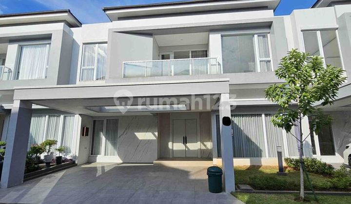 Rumah 2 Lantai 3+1 Kamar Barat Daya di Menteng Village