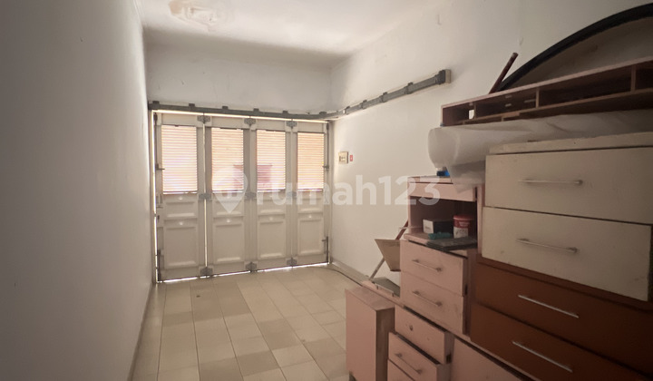 Rumah 2 lantai 4+1 kamar hadap utara di Sutera Onyx 2