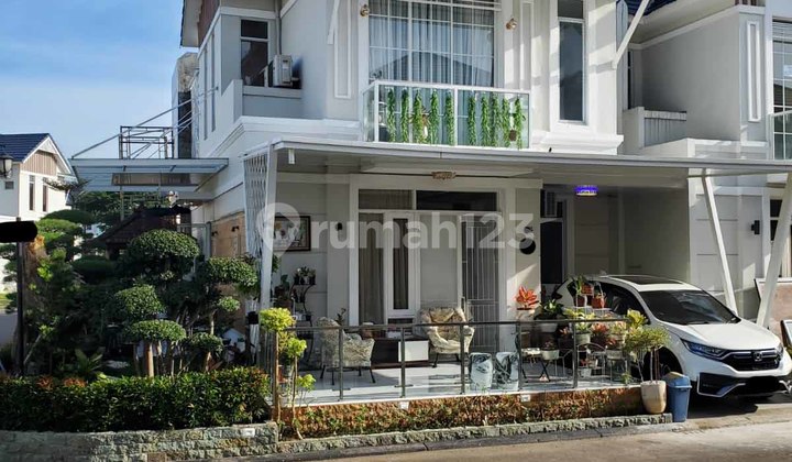 Rumah Hook 2 Lantai 4+1 Kamar Selatan di Suvarna Sutera
