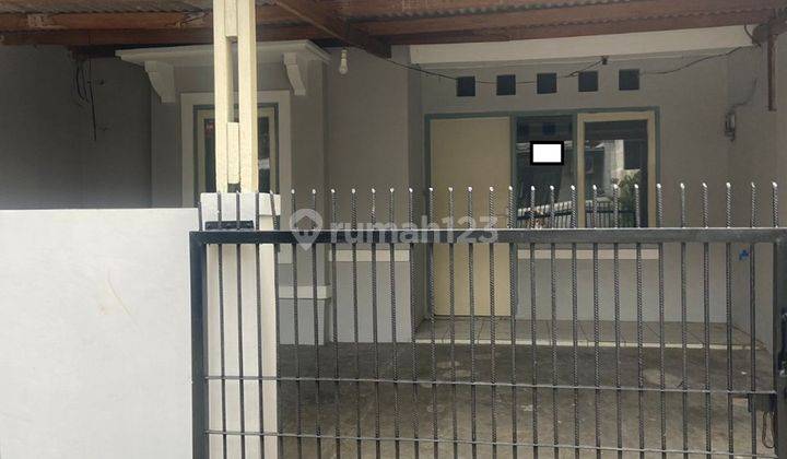 Rumah 1 Lantai 3 Kamar Hadap Selatan di Catalina 1