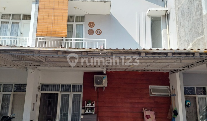 2.5-story 3-bedroom house near toll road in Prabu Residence