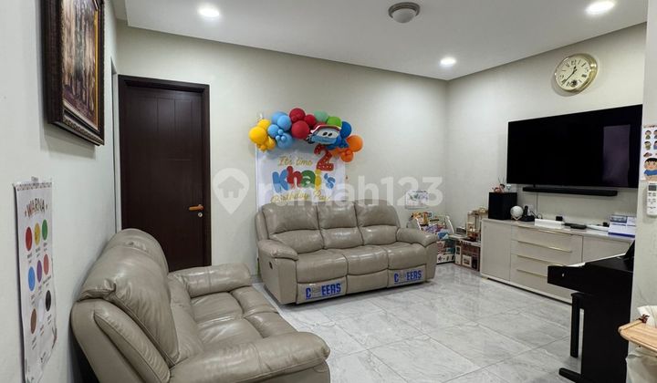 Rumah 2 Lantai 4+1 Kamar Dekat The Breeze di Avani