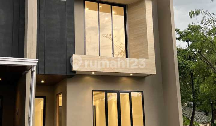 Rumah Baru 2 Lantai 4 Kamar Hadap Utara di Vanya Park