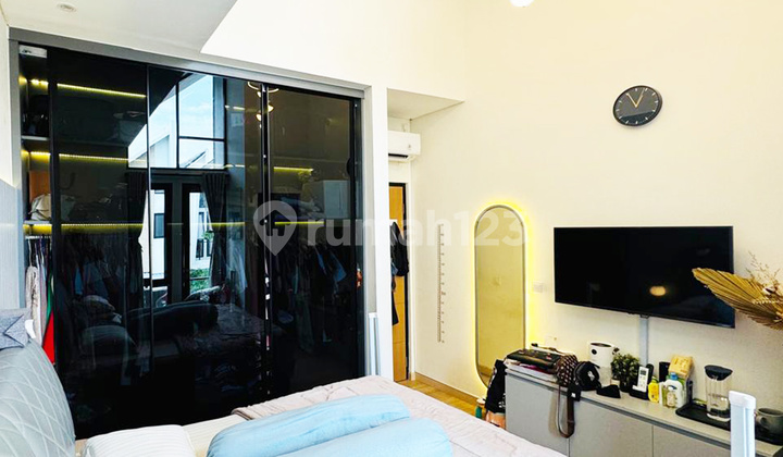 Rumah 2 lantai 3 kamar hadap selatan di Provence Suite 2