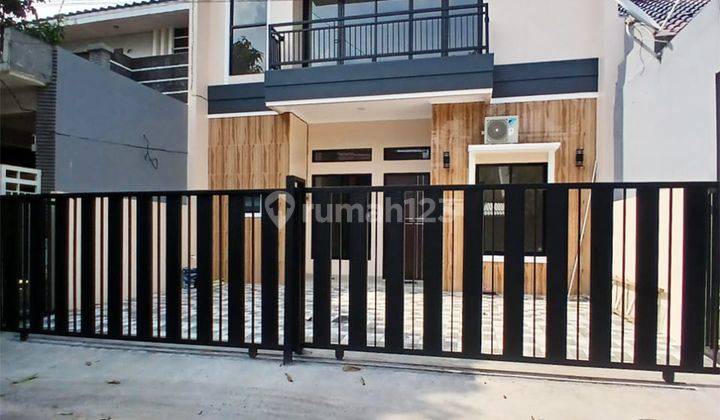 Rumah Baru 2 Lantai 4 Kamar di Villa Melati Mas 1