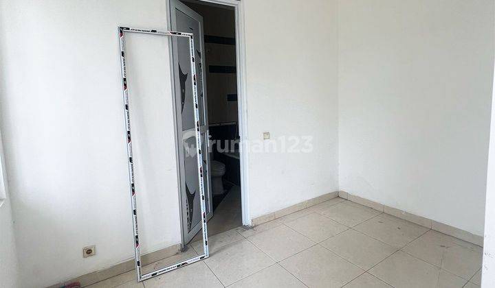 Rumah 2 lantai 4+1 kamar nonfurnished di Delatinos 2