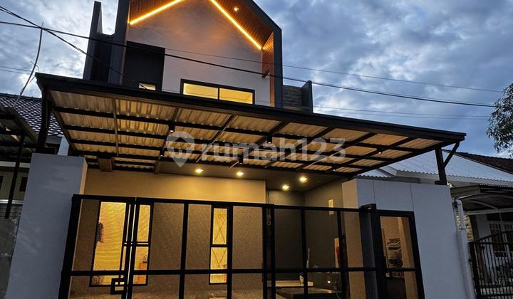2-story house with 3+1 east-facing bedrooms in Villa Melati Mas