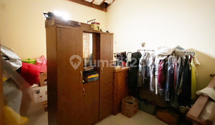 Rumah 2 lantai 5 kamar hadap utara di Sektor 9 2