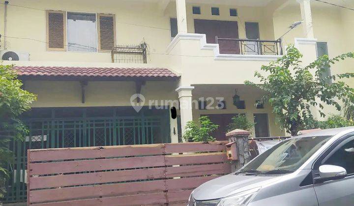 Rumah 2 Lantai 5+1 Kamar Dekat Stan di Sektor 3A 1