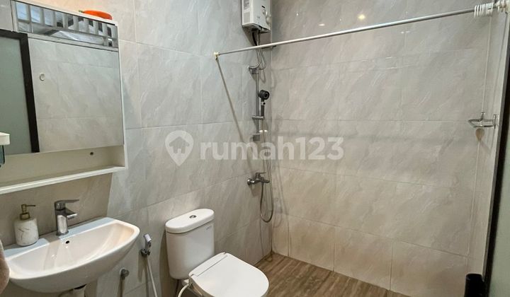 Rumah 1 lantai 3+1 kamar hadap barat di Sektor 1B 2