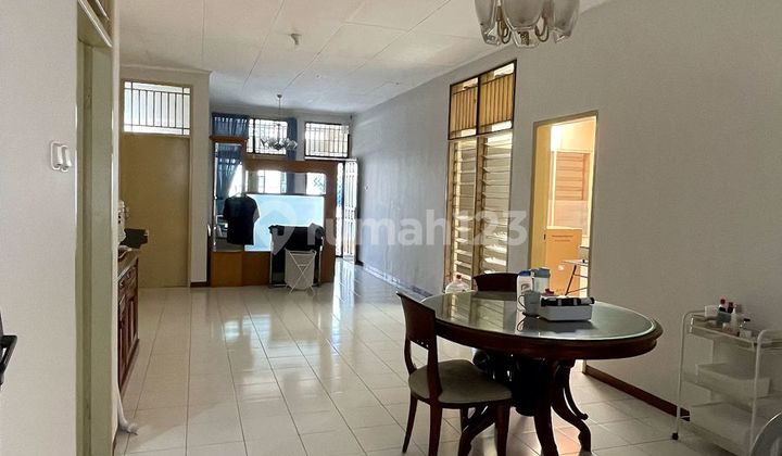 Rumah 1 lantai 3+1 kamar hadap selatan di Sektor 1A 2