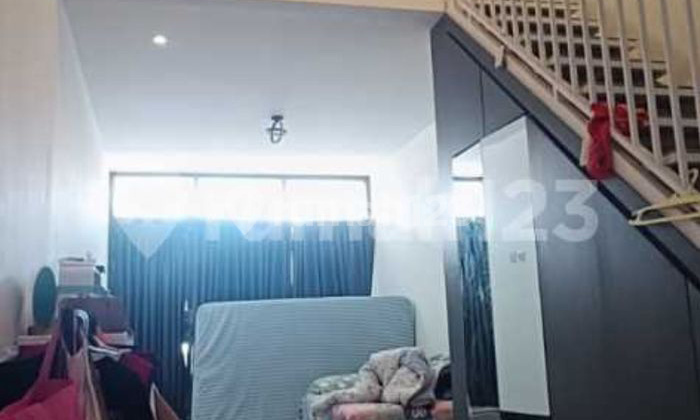 Rumah 2 lantai 4 kamar dekat tol di Villa Melati Mas 2