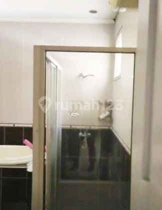 2-Story House with 3+1 Bedrooms Near Train Station in Delatinos 2