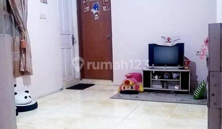 2-Story House with 2+1 Bedrooms Facing West in Graha Raya