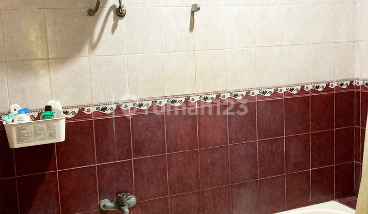 2-story house with 3+1 bedrooms near the toll road in Palem Semi. 2