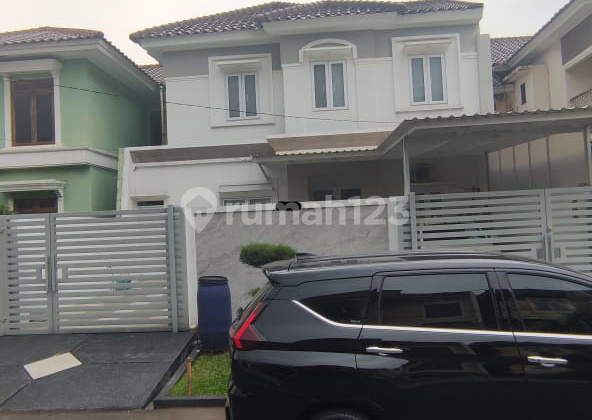 Rumah 2 lantai 4+1 kamar hadap selatan di Sektor 1G