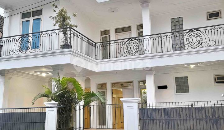 Rumah 2 Lantai 6 Kamar Hadap Utara di Griya Loka